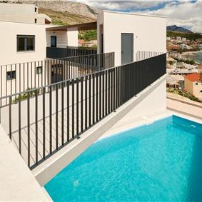 6 bedroom villa with heated pool near Omis, sleeps 12
